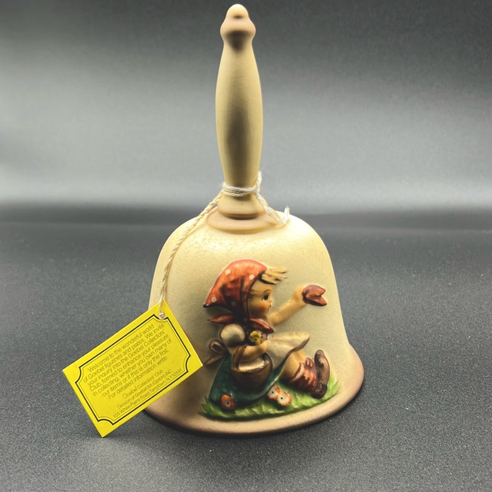 Vintage Goebel Hummel Figurine, Second Edition Annual Bell, 1979 HUM701
